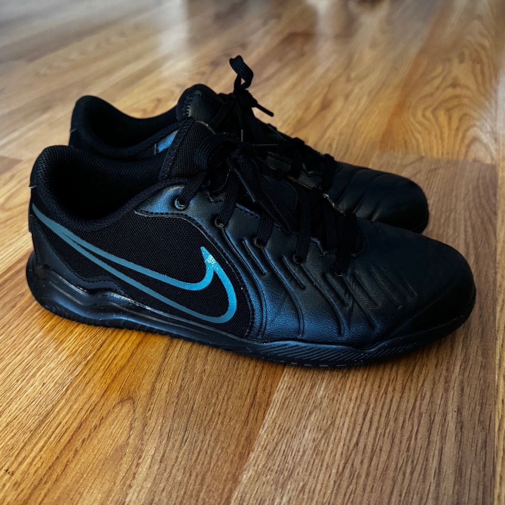 Nike Tiempo Legend 10 Club Youth Indoor